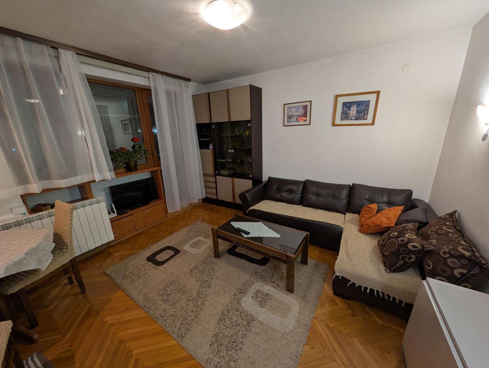 Stan Uzice Appartement Buitenkant foto